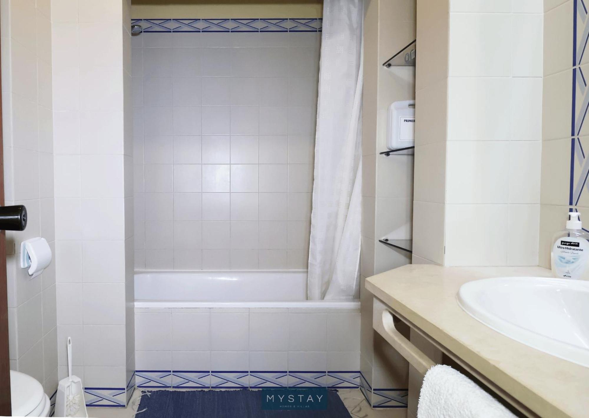 Mystay - Bellavista Pool & Apartment